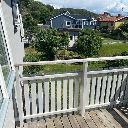 Cheerful Three Room Villa At Stroemstad City Center Экстерьер фото
