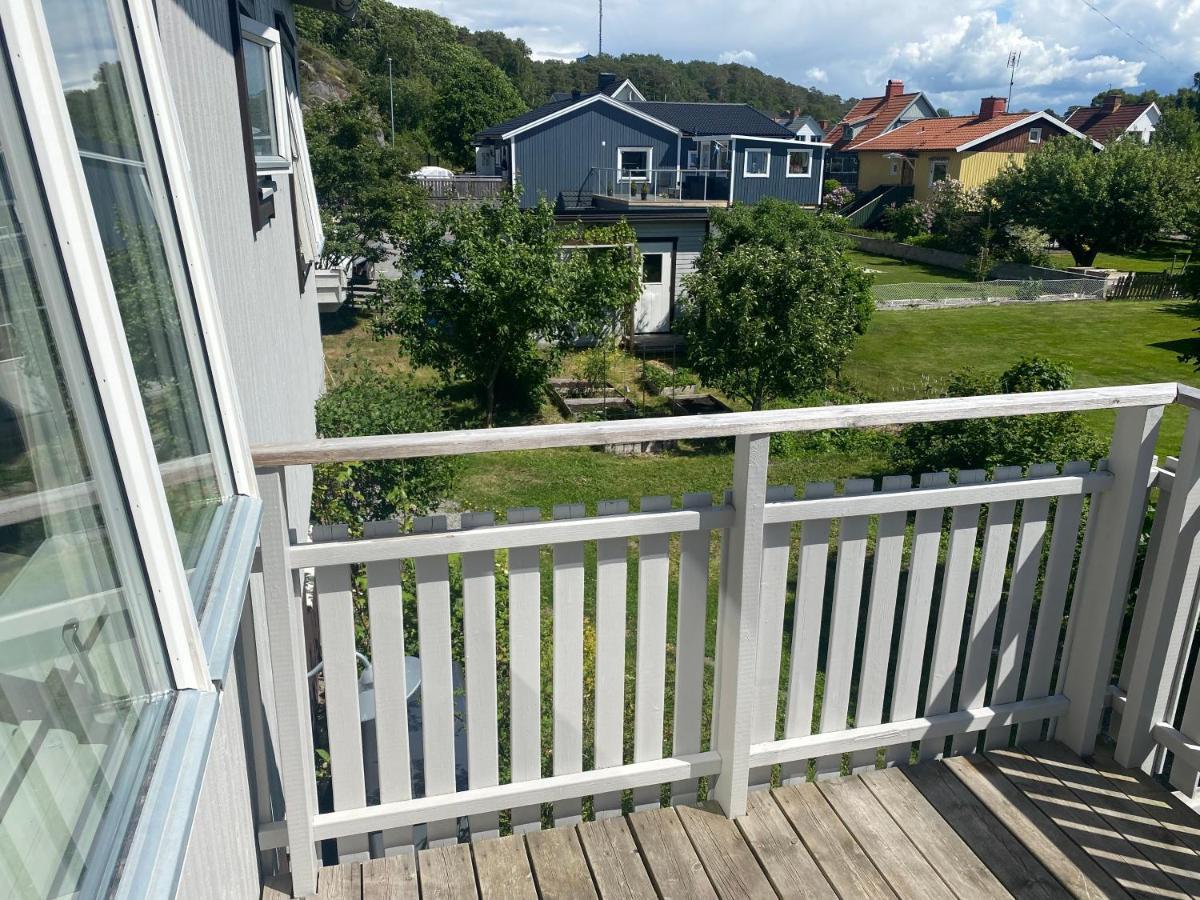 Cheerful Three Room Villa At Stroemstad City Center Экстерьер фото