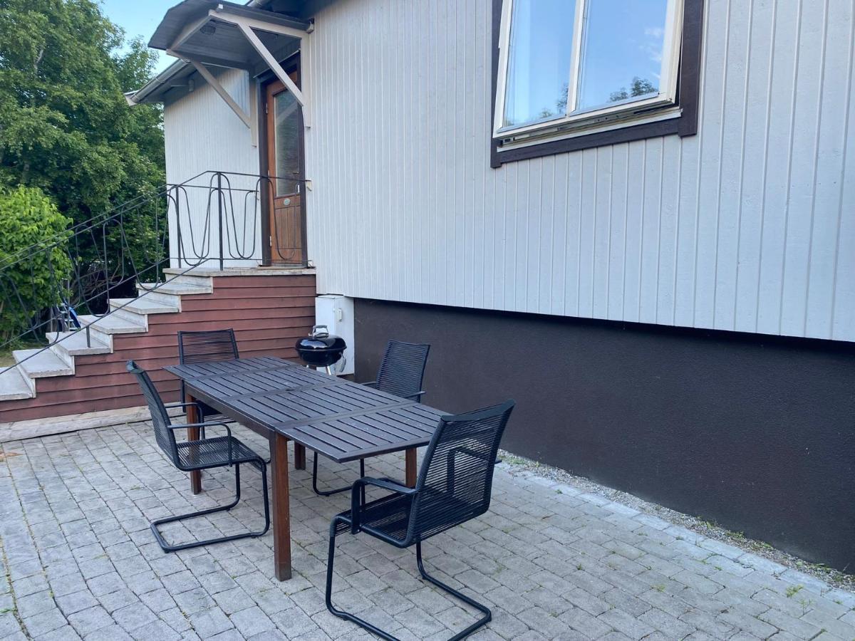 Cheerful Three Room Villa At Stroemstad City Center Экстерьер фото