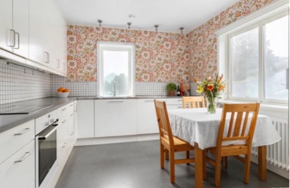 Cheerful Three Room Villa At Stroemstad City Center Экстерьер фото